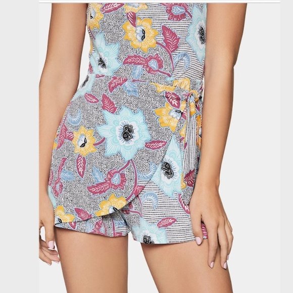 NWT Printed Faux-Wrap Romper | BCBGeneration - Picture 4 of 7